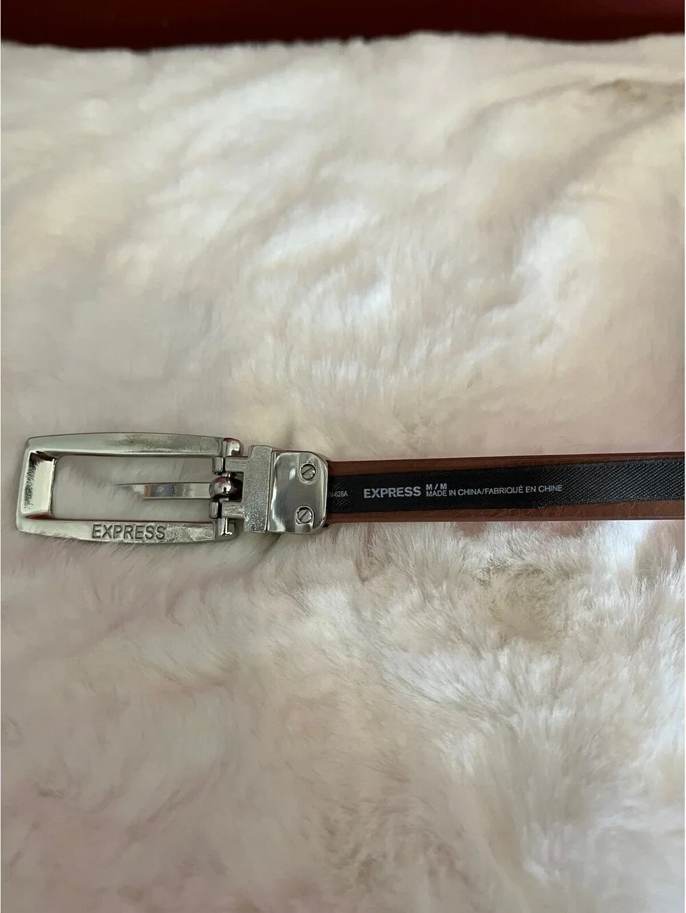 Express women’s size medium reversible pink and brown thin belt, silver har